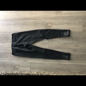 Lululemon Size 6 Wunder Under Leggings